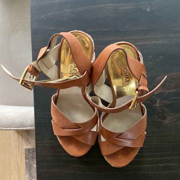 Michael Kors heels - Picture 2 of 4